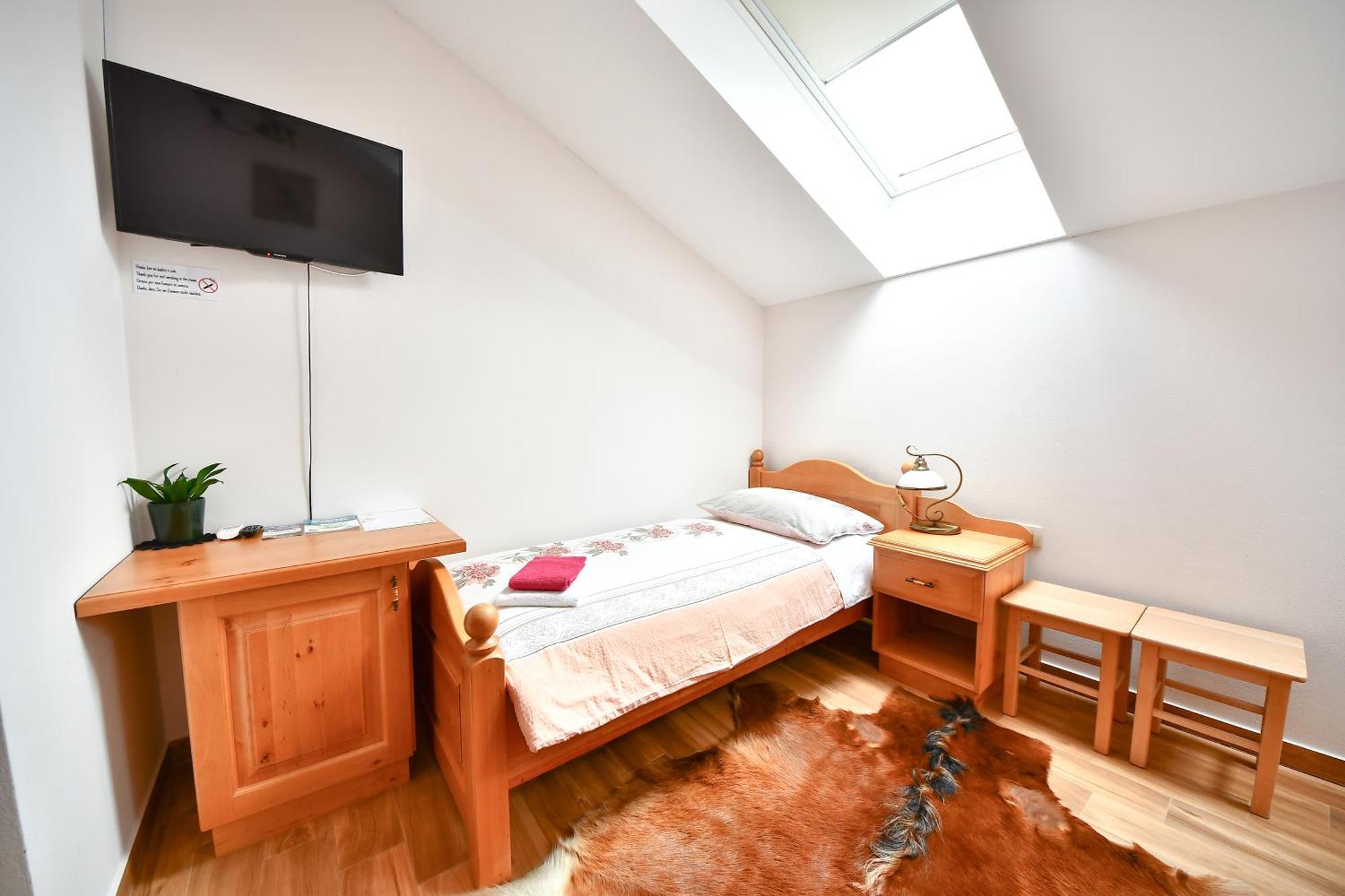 Farm Stay Peternelj Ilirska Bistrica Habitación foto